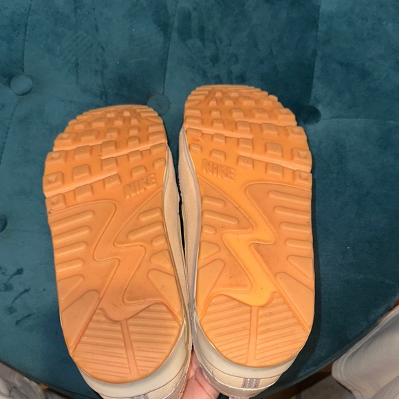 Nike Women's Pink and Beige Sneakers - Picture 4 of 4